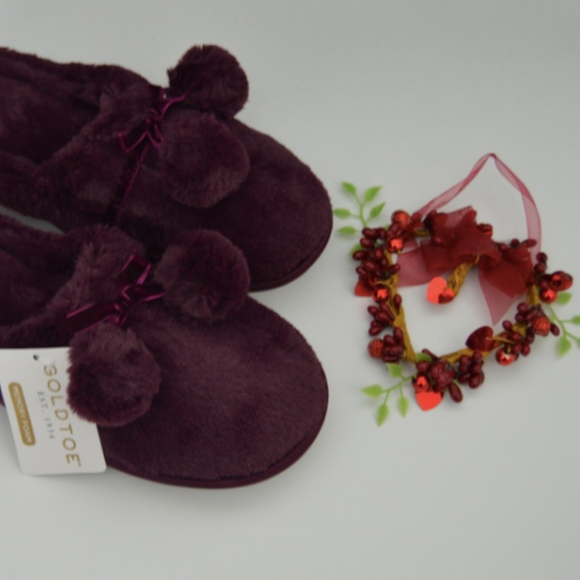 Maroon Comfy Slippers - Picture 2 of 3